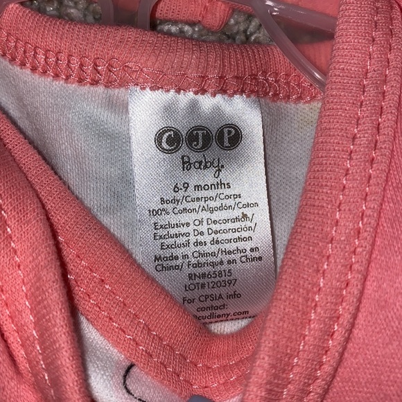 Cute new outfit - Picture 3 of 3